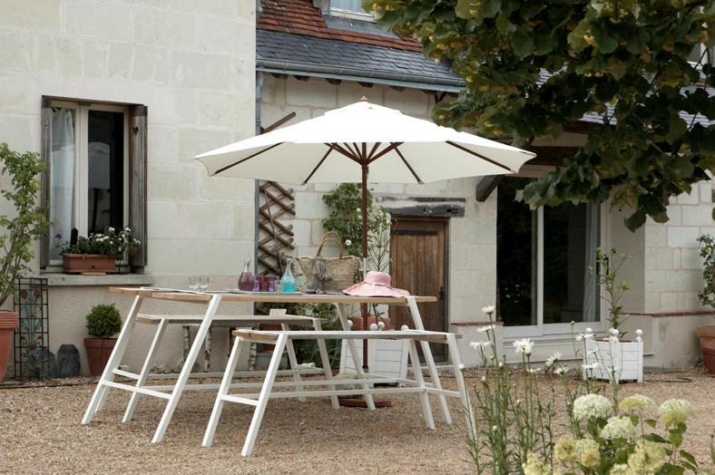 Une Maison, Un Jardin Berthenay Exterior photo